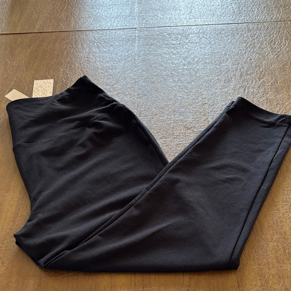 NWT! Chico's Black Zenergy So Slimming Leggings - Picture 2 of 10